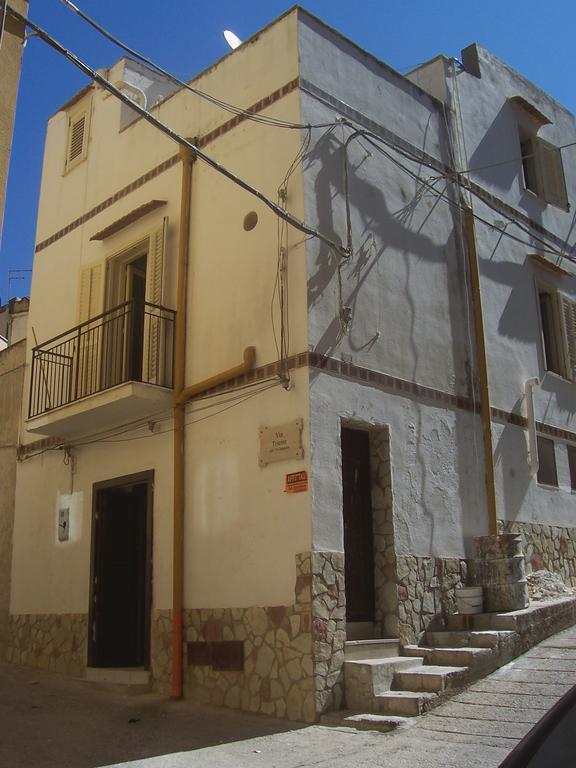 Don Vito'S Apartments 卡斯泰拉马莱 外观 照片